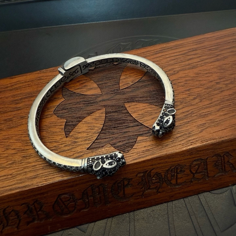 Ch*0me He**ts bracelets
